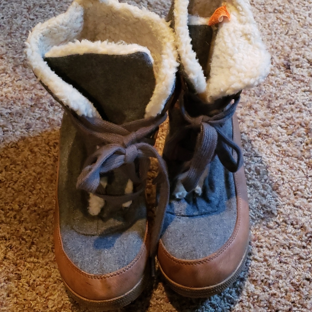 Rocket Dog boots sz 9 1/2